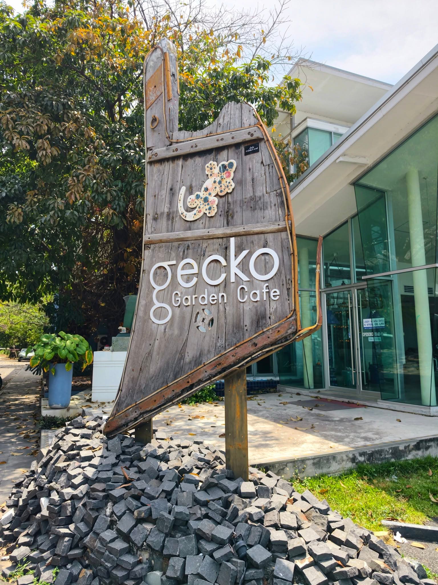 Gecko Garden cafe in Thailand